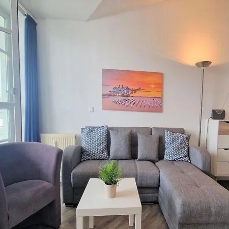 Apartment Geschmackvoll Eingerichtete Mit Balkon In *
